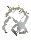 Tiara o diadema de flores perladas y piedras