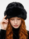 Sombrero o gorro de piel ecológica