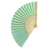 Abanico plegable de bambú